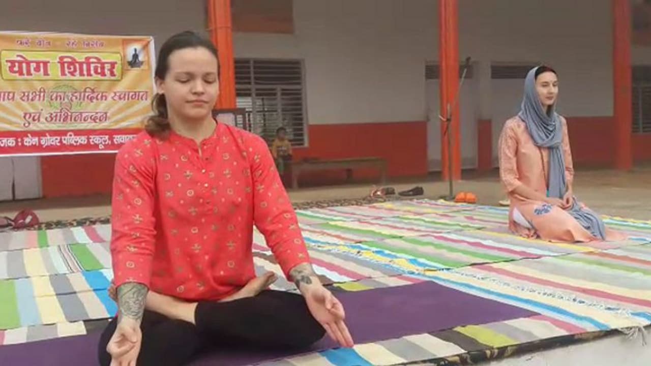 Russian yoga trainers Yana, Natasha enamoured by Indian culture, don't want to go back Russian yoga trainers Yana, Natasha enamoured by Indian culture, don't want to go back