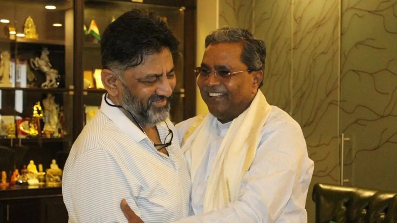 Karnataka Politics: 'ಸಿದ್ದರಾಮಯ್ಯ ಮೌನ ತುಂಬಾ ಅಪಾಯಕಾರಿ, ಕೆಪಿಸಿಸಿ ಅಧ್ಯಕ್ಷ ಪಟ್ಟವನ್ನು ಭದ್ರವಾಗಿ ಹಿಡಿದಿಟ್ಟುಕೊಳ್ಳಿ' Karnataka Politics: 'ಸಿದ್ದರಾಮಯ್ಯ ಮೌನ ತುಂಬಾ ಅಪಾಯಕಾರಿ, ಕೆಪಿಸಿಸಿ ಅಧ್ಯಕ್ಷ ಪಟ್ಟವನ್ನು ಭದ್ರವಾಗಿ ಹಿಡಿದಿಟ್ಟುಕೊಳ್ಳಿ'