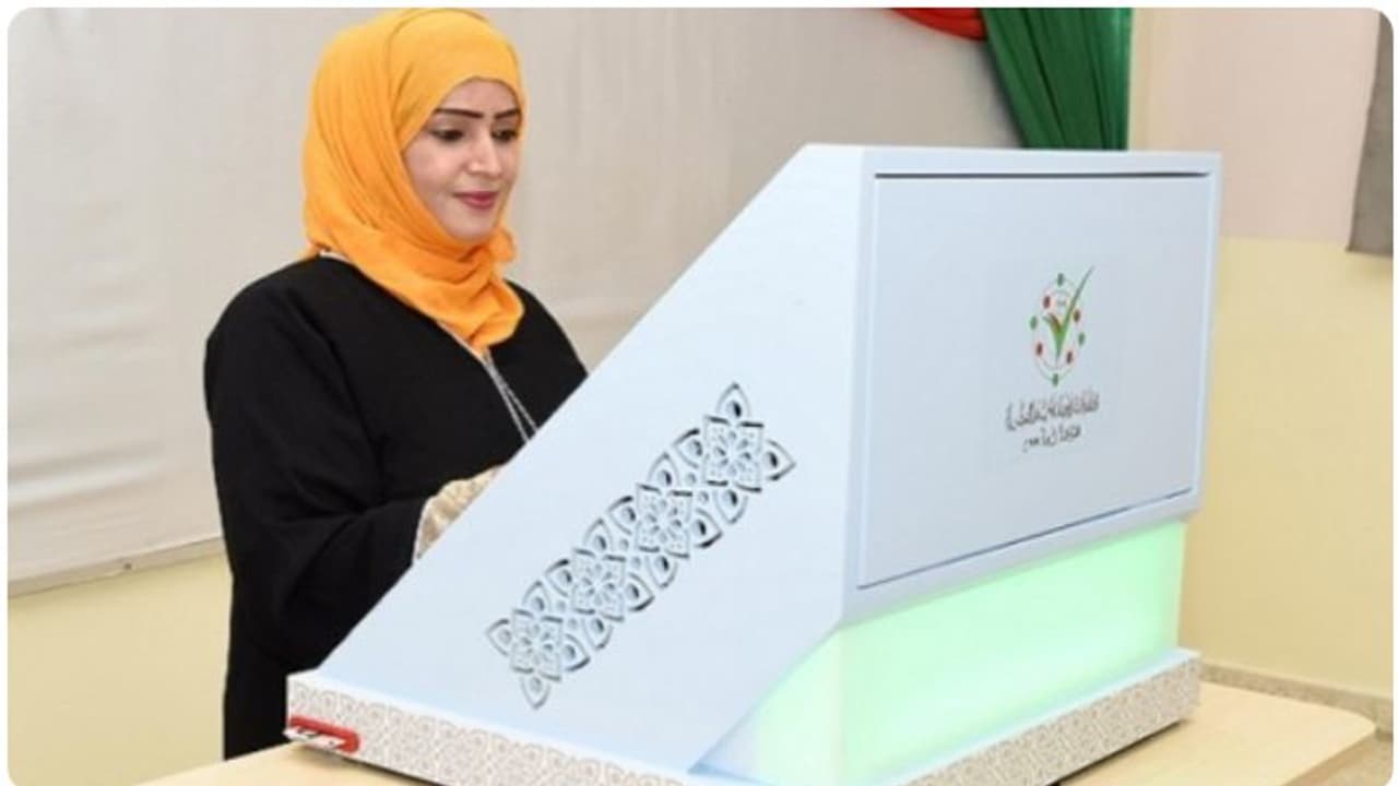 ഒമാനിൽ പുതിയ മജ്ലിസ്; വിജയിച്ചവരിൽ രണ്ടു വനിതകളും ഒമാനിൽ പുതിയ മജ്ലിസ്; വിജയിച്ചവരിൽ രണ്ടു വനിതകളും