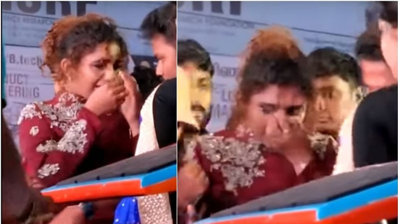 നടി നൂറിന് ഷെരീഫിനെതിരെ കയ്യേറ്റ ശ്രമം; മൂക്കിന് ഇടിയേറ്റു, വീഡിയോ നടി നൂറിന് ഷെരീഫിനെതിരെ കയ്യേറ്റ ശ്രമം; മൂക്കിന് ഇടിയേറ്റു, വീഡിയോ