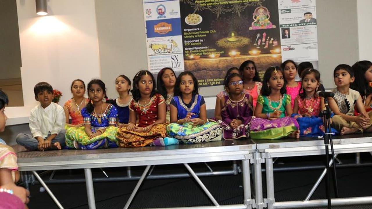 video: భారతీయ సంస్కృతి భళా...కెనడాలో ఘనంగా దీపావళి సంబరాలు