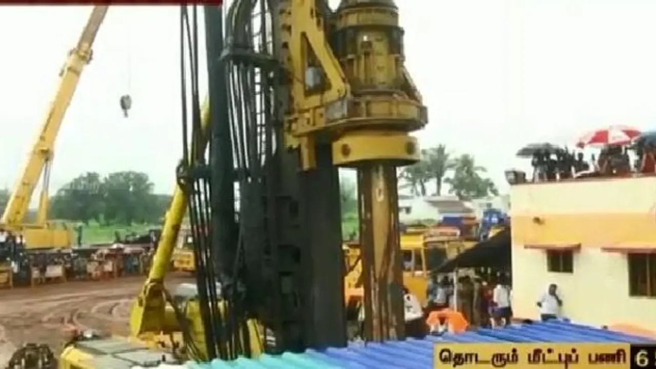 நடுக்காட்டுப்பட்டியில் தற்போது மழை..! மீட்புப்பணிகள் தொய்வின்றி தீவிரம்..! நடுக்காட்டுப்பட்டியில் தற்போது மழை..! மீட்புப்பணிகள் தொய்வின்றி தீவிரம்..!