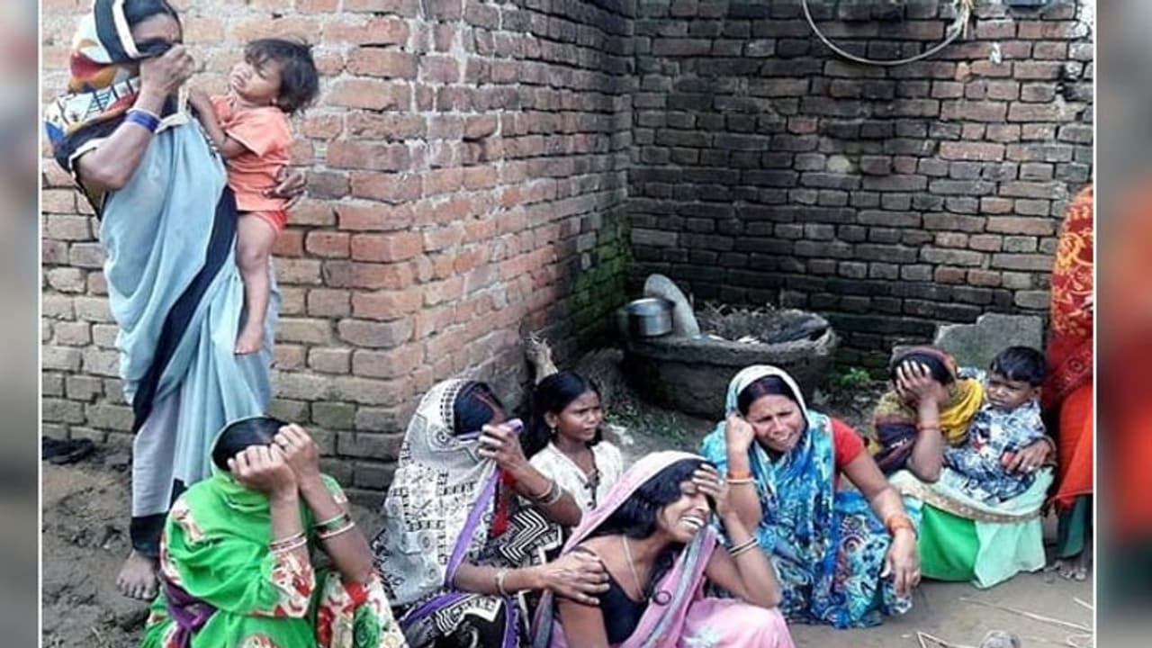 दिवाली पर खूब की मस्ती, अगले दिन दुनिया से चली गईं घर की दो बेटियां दिवाली पर खूब की मस्ती, अगले दिन दुनिया से चली गईं घर की दो बेटियां