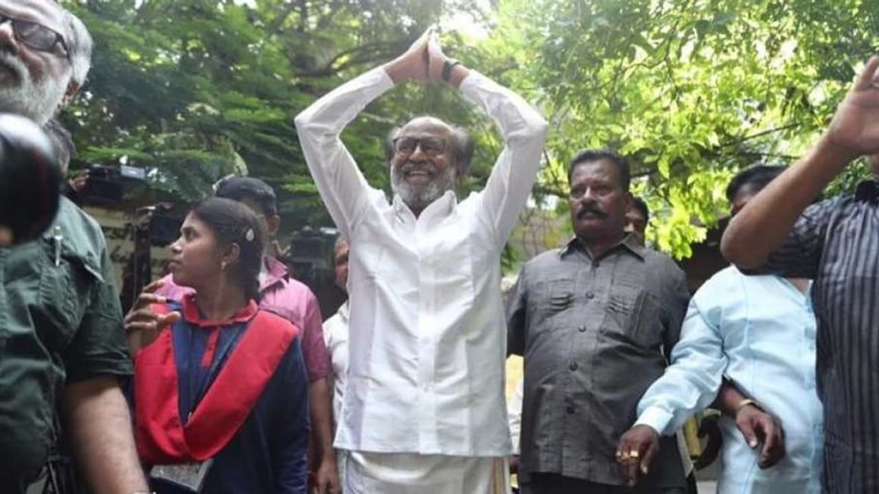 என் மீது பாஜக சாயம் பூச முயற்சிப்பது நடக்காது... ரஜினிகாந்த் அதிர்ச்சி பேட்டி..! என் மீது பாஜக சாயம் பூச முயற்சிப்பது நடக்காது... ரஜினிகாந்த் அதிர்ச்சி பேட்டி..!