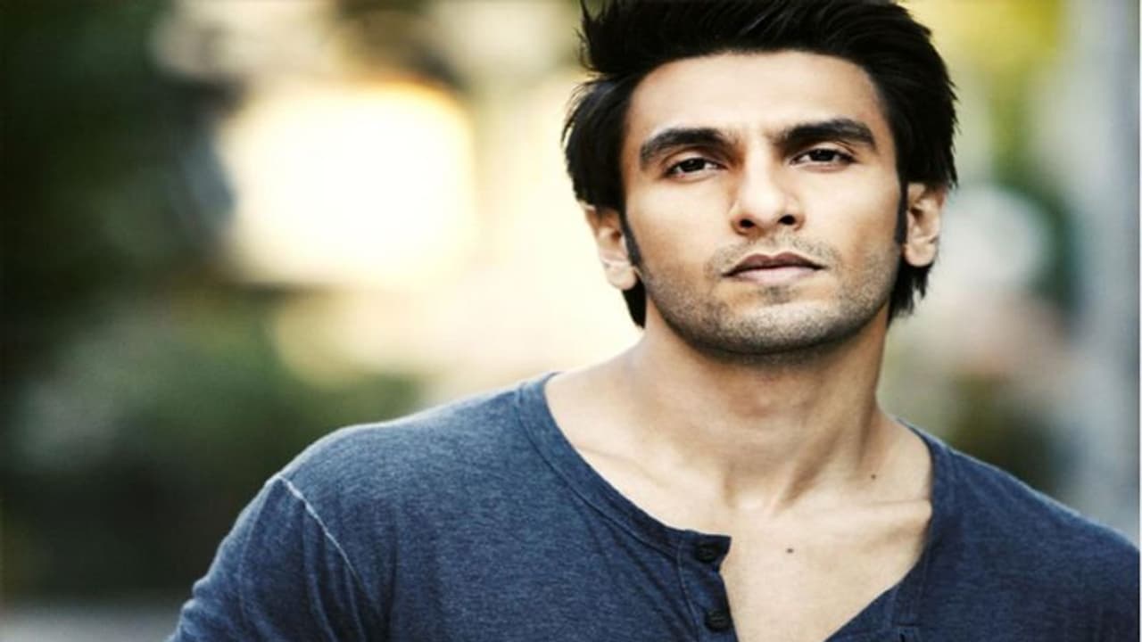 అలాంటి వాళ్ళు హీరోలుగా పనికిరారు.. స్టార్ హీరో కామెంట్స్ వారిపైనే! అలాంటి వాళ్ళు హీరోలుగా పనికిరారు.. స్టార్ హీరో కామెంట్స్ వారిపైనే!