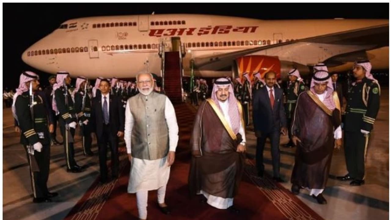 പ്രധാനമന്ത്രി സൗദിയില്; സുപ്രധാന കരാറുകള് ഒപ്പുവെക്കും പ്രധാനമന്ത്രി സൗദിയില്; സുപ്രധാന കരാറുകള് ഒപ്പുവെക്കും