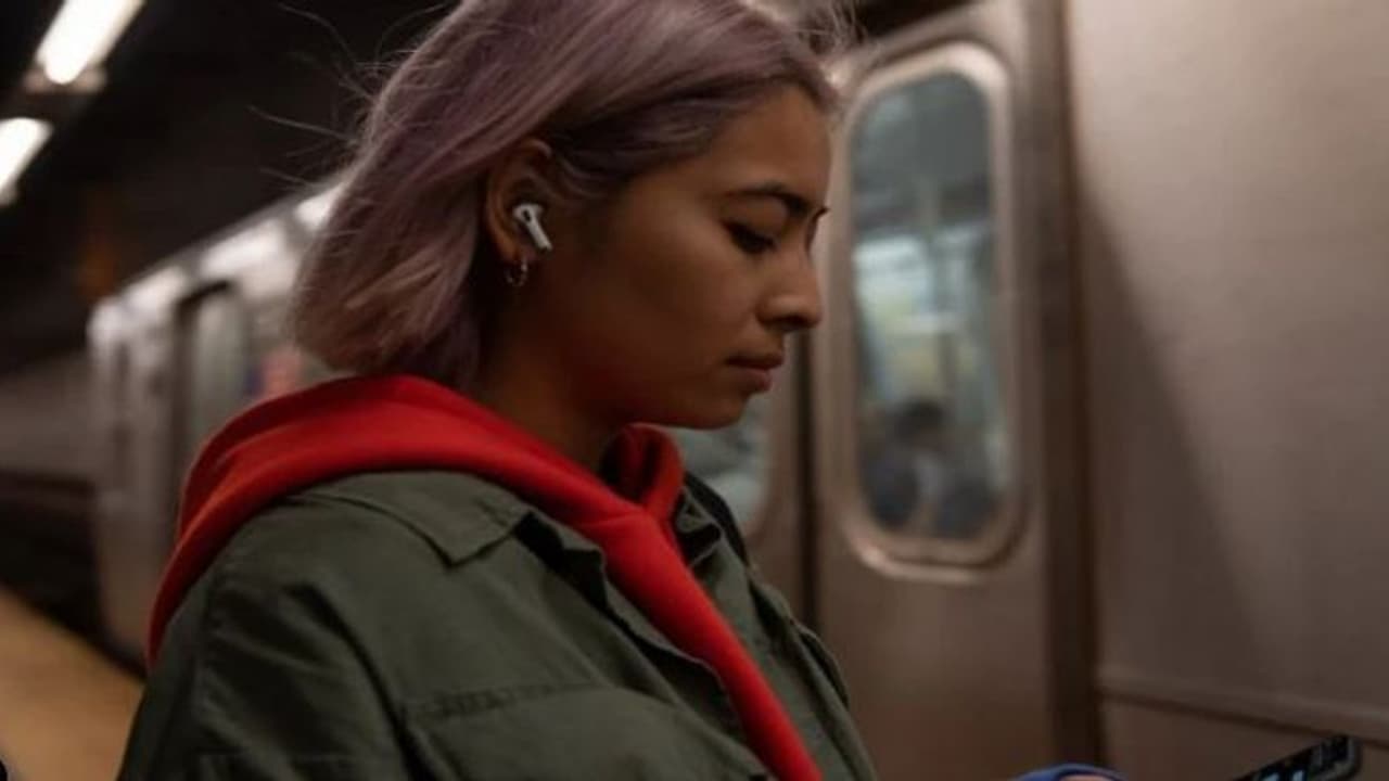 వచ్చేసింది ఆపిల్ ఎయిర్‌పాడ్స్ ప్రో.... ధర ఎంతో తెలుసా ?