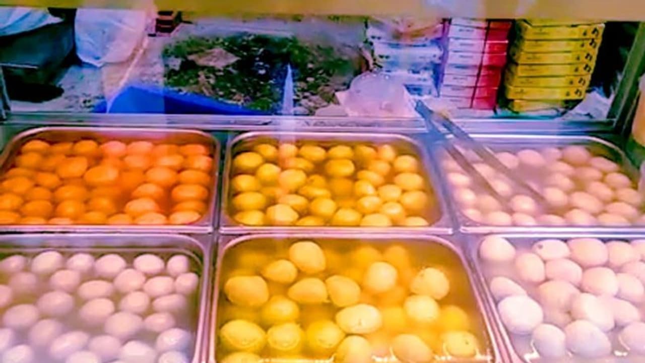 মিষ্টির বাজার চড়া থাকলেও, দেদার বিকোচ্ছে ভাইফোঁটার স্পেশাল মিষ্টি