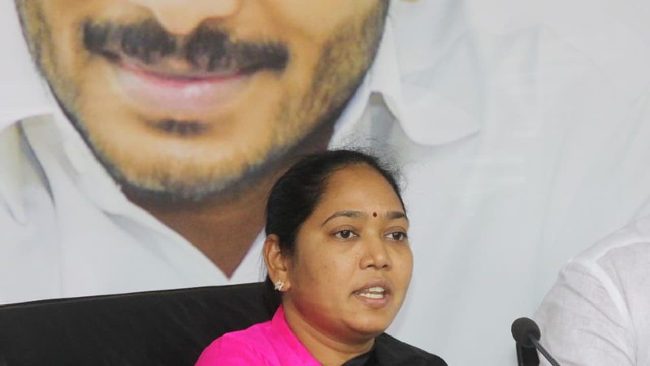 ''నేను ఉన్నాను...నేను విన్నాను'' డైలాగ్ జగన్ వీరికోసమే వాడారు...: హోంమంత్రి