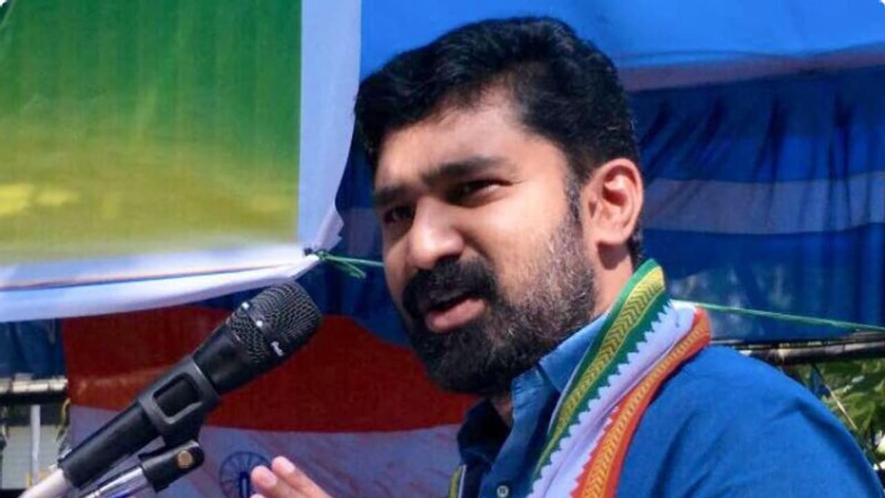 'പിണറായി സര്‍ക്കാരിന്‍റെ കാലത്ത് ഇത് ഏഴാമത്തെ മാവോയിസ്റ്റ് കൊലപാതകമാണ്'; സര്‍ക്കാരിനെതിരെ വിടി ബല്‍റാം