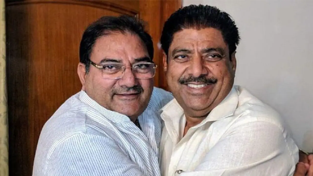 पार्टियां अलग अलग पर परिवार में कोई फूट नहीं : दुष्यंत चौटाला पार्टियां अलग अलग पर परिवार में कोई फूट नहीं : दुष्यंत चौटाला