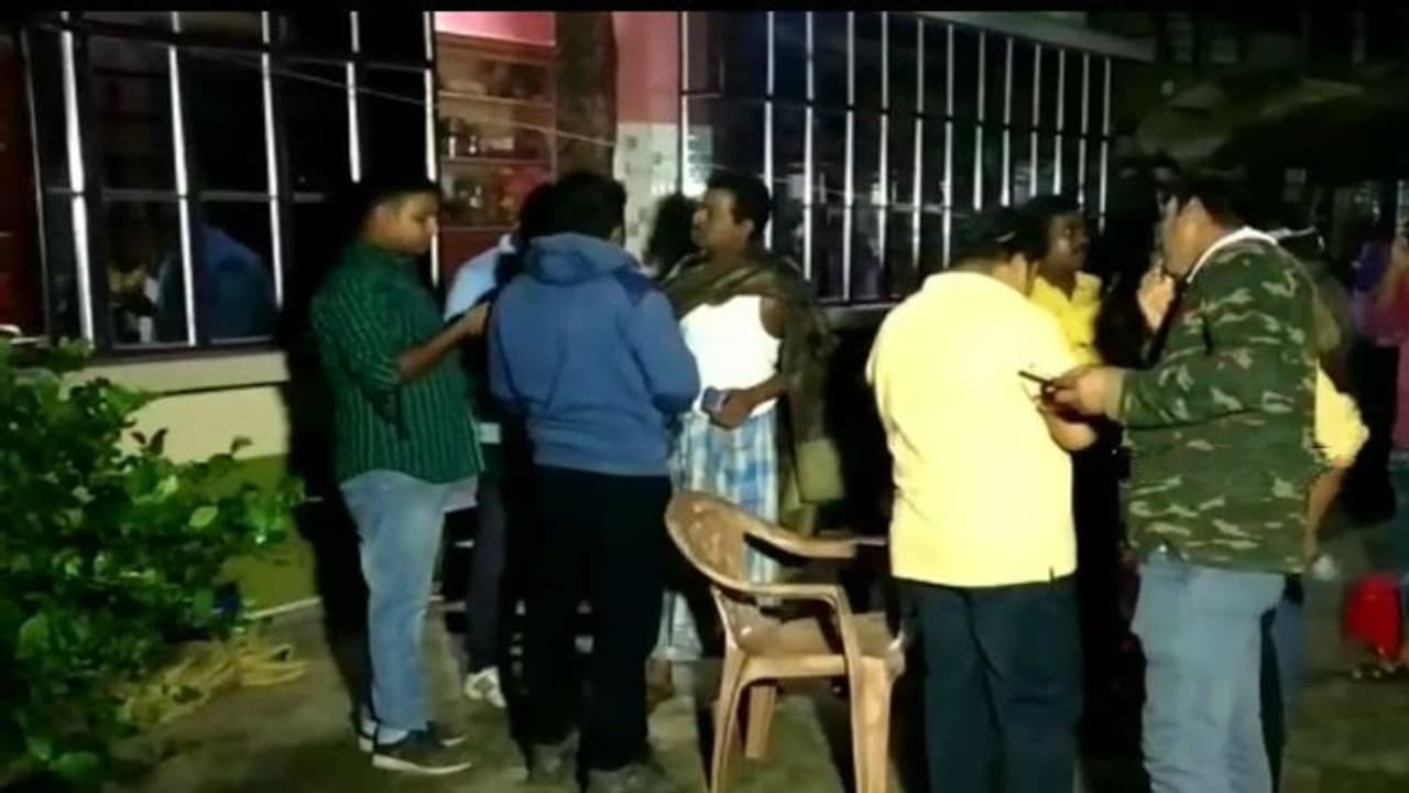 ফেরার সুযোগ পেলেন না কামিরুদ্দিনরা, হত্যালীলায় বাকরুদ্ধ সাগরদিঘির ব্রাহ্মণী গ্রাম ফেরার সুযোগ পেলেন না কামিরুদ্দিনরা, হত্যালীলায় বাকরুদ্ধ সাগরদিঘির ব্রাহ্মণী গ্রাম