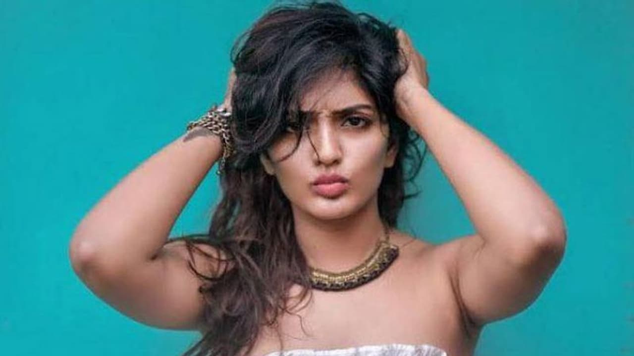 నిర్మాతలను పట్టించుకోని తెలుగు బ్యూటీ..!