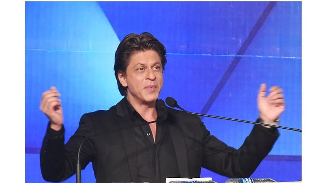 ফের ঐশ্বর্যের জন্য জীবন বিপন্ন করলেন শাহরুখ, রক্ষা পেলেন বড় বিপদ থেকে ফের ঐশ্বর্যের জন্য জীবন বিপন্ন করলেন শাহরুখ, রক্ষা পেলেন বড় বিপদ থেকে