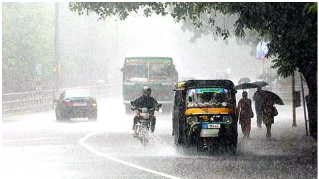 10 மாவட்டங்களில் கொட்டி தீர்க்கப்போகும் கனமழை..! வானிலை மையம் எச்சரிக்கை..! 10 மாவட்டங்களில் கொட்டி தீர்க்கப்போகும் கனமழை..! வானிலை மையம் எச்சரிக்கை..!