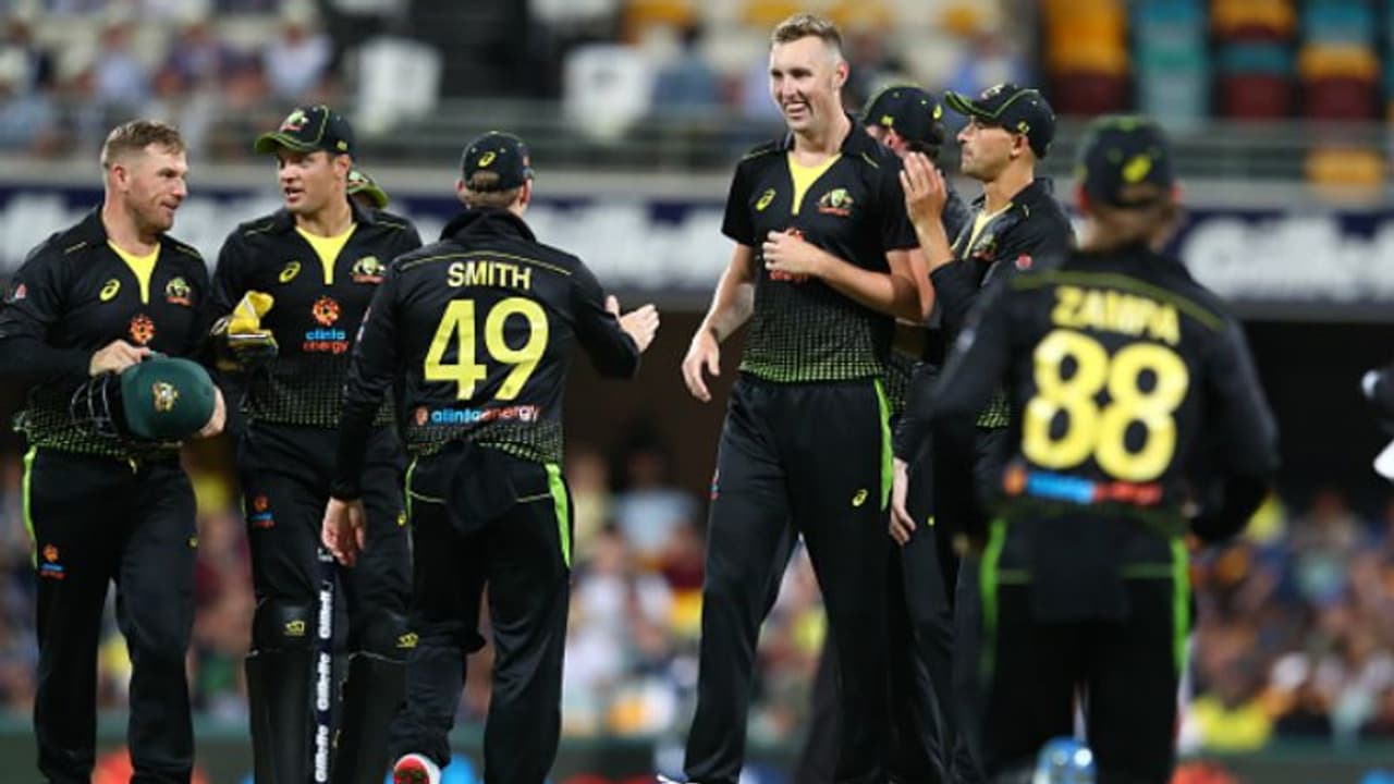 கடைசி டி20.. ஆஸ்திரேலிய அணியில் அதிரடி மாற்றம்.. இலங்கை அணி பேட்டிங் கடைசி டி20.. ஆஸ்திரேலிய அணியில் அதிரடி மாற்றம்.. இலங்கை அணி பேட்டிங்