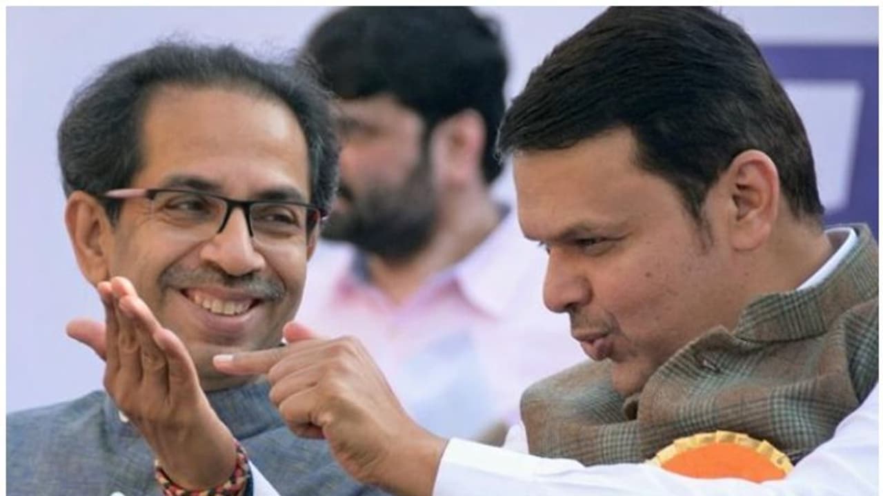 ಮಹಾರಾಷ್ಟ್ರದಲ್ಲಿ ಫಡ್ನವೀಸ್ ಮತ್ತೆ ಸಿಎಂ: ಭಯ್ಯಾಜಿ ಸುಳಿವು! ಮಹಾರಾಷ್ಟ್ರದಲ್ಲಿ ಫಡ್ನವೀಸ್ ಮತ್ತೆ ಸಿಎಂ: ಭಯ್ಯಾಜಿ ಸುಳಿವು!