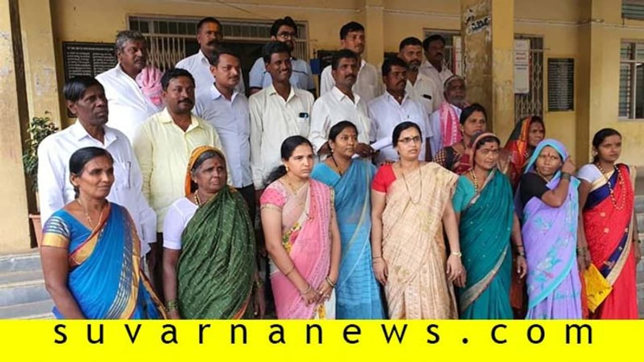 ಬಿಜೆಪಿ ಬೆನ್ನಲ್ಲೇ ಇದೀಗ ಕಾಂಗ್ರೆಸ್ಗೂ ತಟ್ಟಿದ ಸಾಮೂಹಿಕ ರಾಜೀನಾಮೆ ಬಿಜೆಪಿ ಬೆನ್ನಲ್ಲೇ ಇದೀಗ ಕಾಂಗ್ರೆಸ್ಗೂ ತಟ್ಟಿದ ಸಾಮೂಹಿಕ ರಾಜೀನಾಮೆ