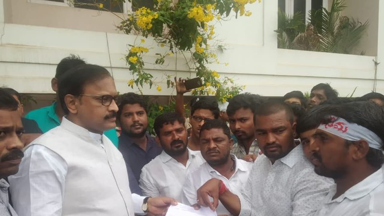 హైకోర్టు సాధన ఉద్యమం ఉదృతం...కర్నూల్ ఎంపీ ఇంటి ముట్టడి