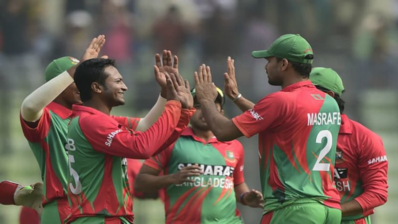 শাকিবের জন্য সোশ্যাল মিডিয়ায় ঝড় তুললেন বাংলাদেশের মাশরাফে, মুশফিকুররা