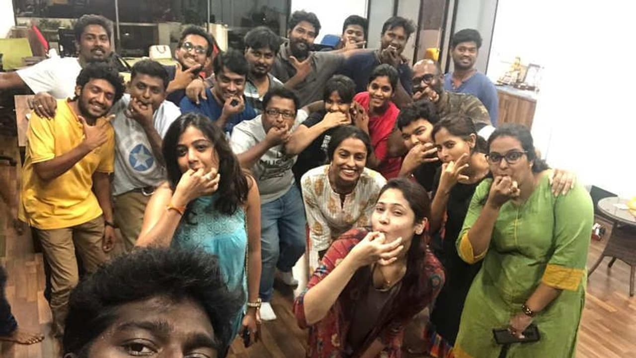 நேசமணி வசனத்தில் டிக்டாக் செய்து அசத்திய இயக்குநர் அட்லி... பிகில் படக்குழுவுடன் அட்ராசிட்டி!... வைரலாகும் வீடியோ! நேசமணி வசனத்தில் டிக்டாக் செய்து அசத்திய இயக்குநர் அட்லி... பிகில் படக்குழுவுடன் அட்ராசிட்டி!... வைரலாகும் வீடியோ!