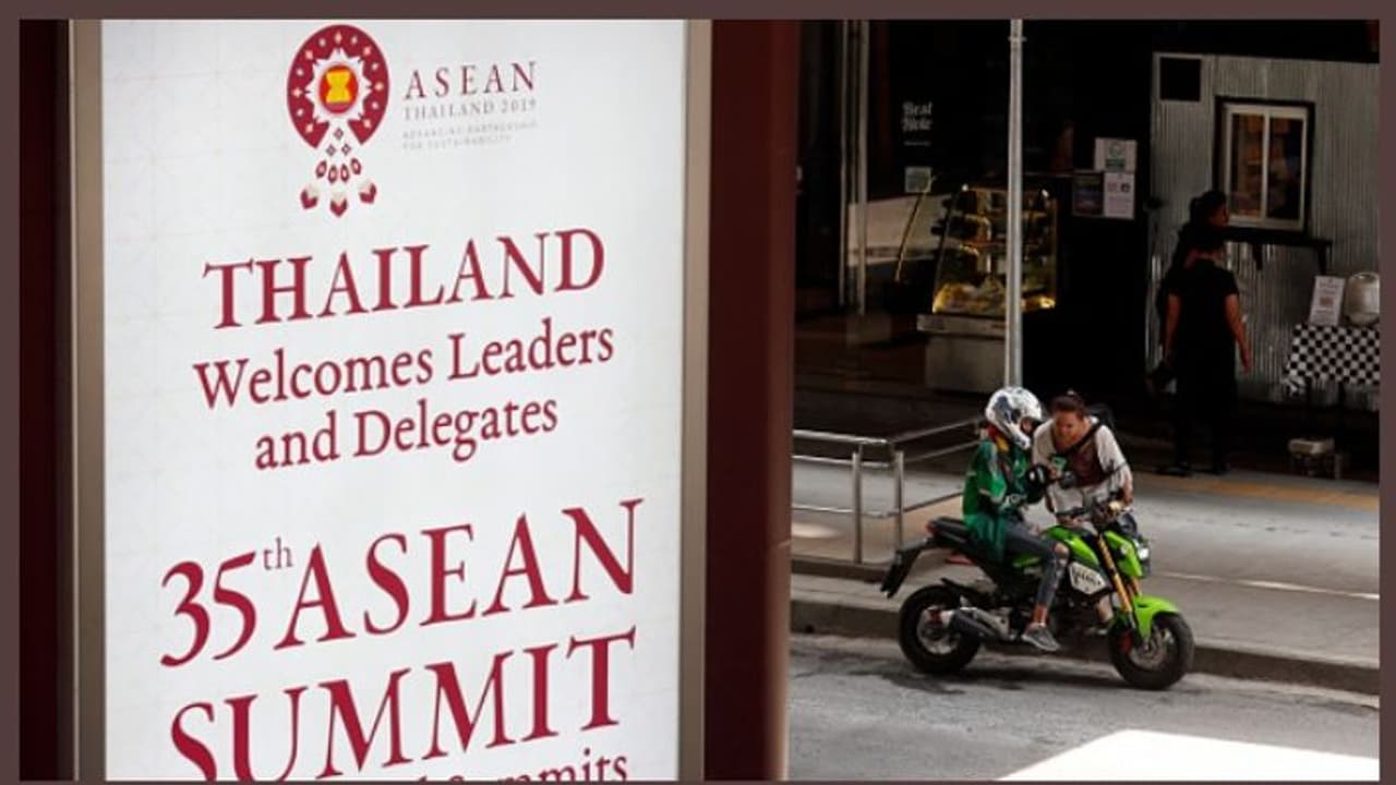 ആർസിഇപിയില് ഇന്ത്യന് തീരുമാനം എന്ത്?: ആസിയാൻ ഉച്ചകോടി ബാങ്കോക്കിൽ തുടങ്ങുന്നു ആർസിഇപിയില് ഇന്ത്യന് തീരുമാനം എന്ത്?: ആസിയാൻ ഉച്ചകോടി ബാങ്കോക്കിൽ തുടങ്ങുന്നു