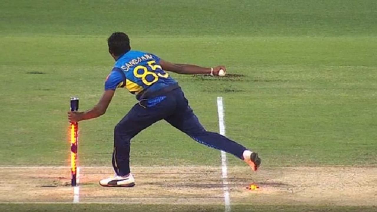 ರನೌಟ್‌ ನಿಯಮ ಗೊತ್ತಿ​ರ​ದ ಲಂಕಾದ ಸಂಡ​ಕನ್‌ ಎಡ​ವ​ಟ್ಟು!