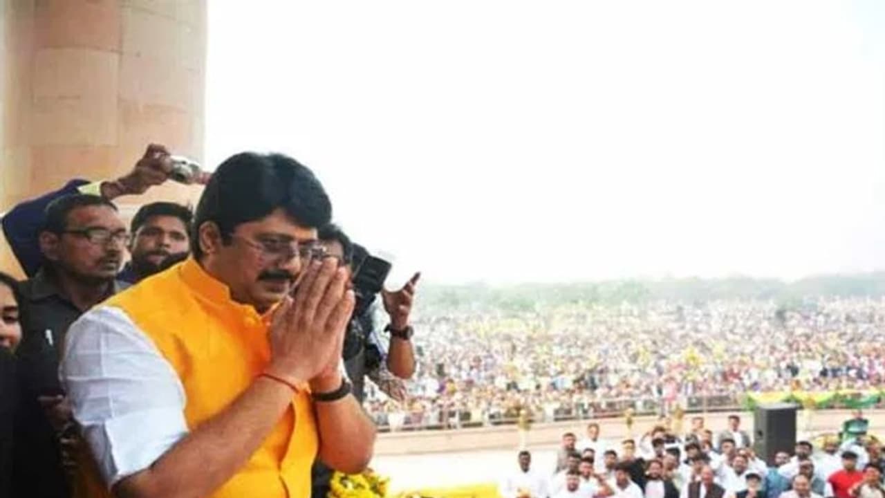 यूपी चुनाव: अपने ही गढ़ में राजा भैया की घेराबंदी, जानिए सपा ने बनाया है क्या खास प्लान