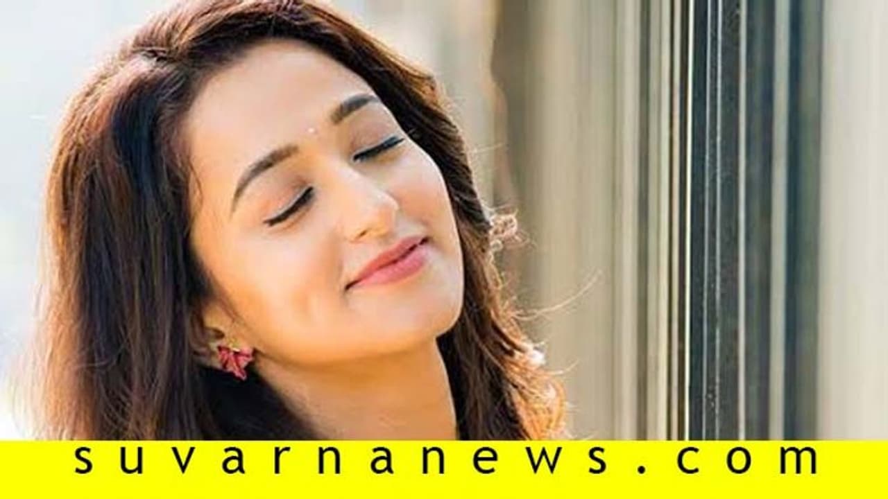 'ಮುಂದಿನ ನಿಲ್ದಾಣ'ದ ಮೂಲಕ ಮರು ಎಂಟ್ರಿಯ ನಿರೀಕ್ಷೆಯಲ್ಲಿ ರಂಗಿತರಂಗ ಬೆಡಗಿ...