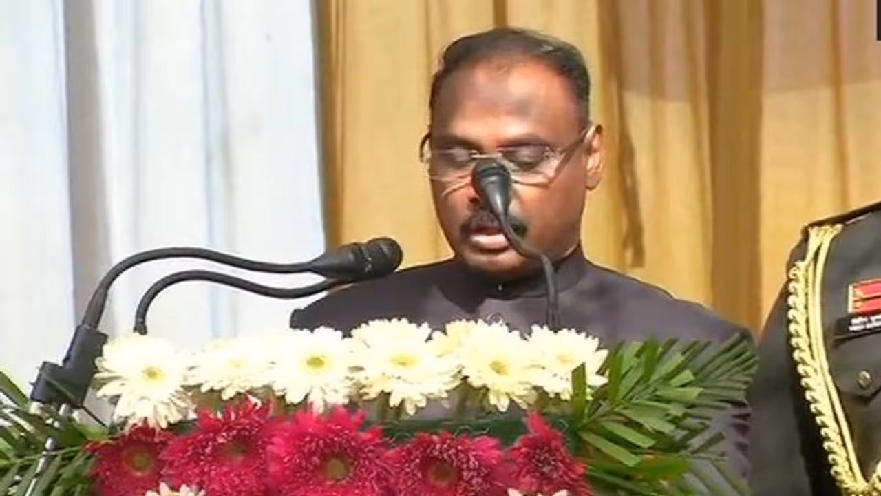 কাশ্মীরের লেফটেন্যান্ট গভর্নরের পর এবার দেশের সিএজি, মুর্মুতেই আস্থা মোদীর