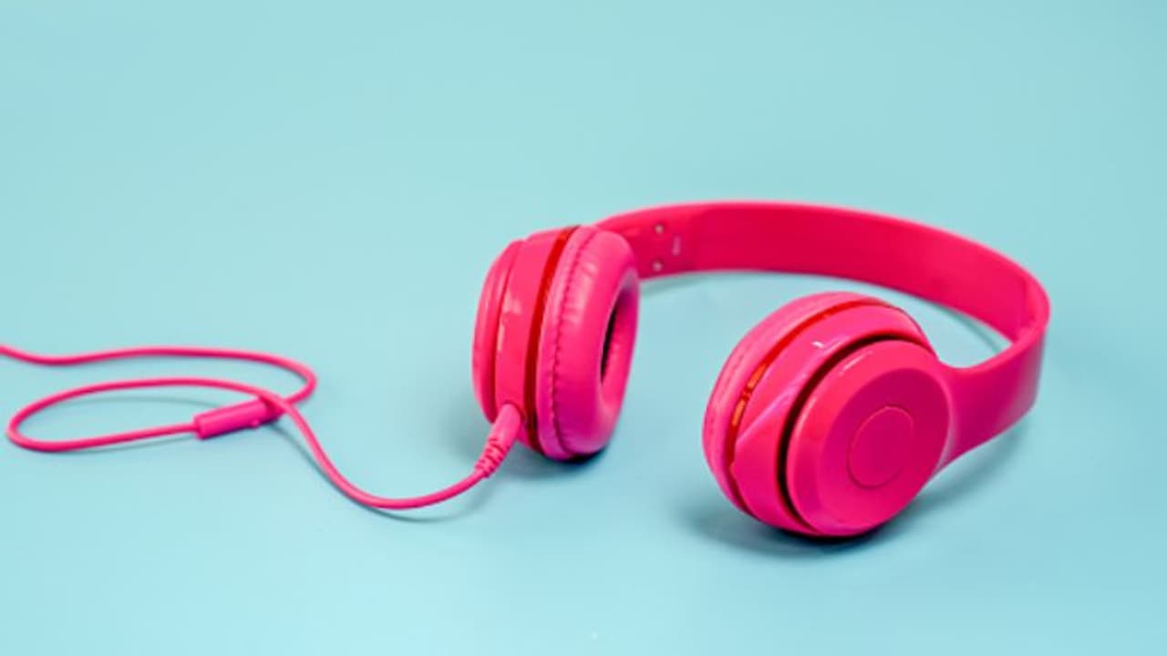 হেডফোন ব্যবহারে মেনে চলুন ৭ টোটকা, বিশ্ব শ্রবণ দিবসে রক্ষা করুন শ্রবণ ক্ষমতা হেডফোন ব্যবহারে মেনে চলুন ৭ টোটকা, বিশ্ব শ্রবণ দিবসে রক্ষা করুন শ্রবণ ক্ষমতা