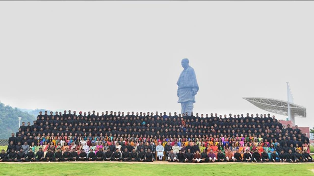 मोदी का मंत्र, कहा, 'वन डिस्ट्रिक्ट, वन प्रॉब्लम और टोटल सॉल्यूशन पर काम करें IAS अधिकारी मोदी का मंत्र, कहा, 'वन डिस्ट्रिक्ट, वन प्रॉब्लम और टोटल सॉल्यूशन पर काम करें IAS अधिकारी