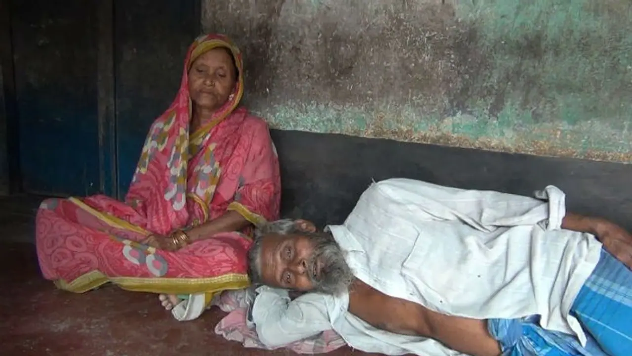 জঙ্গি হামলার আতঙ্ক, কাশ্মীর ছাড়ছেন বীরভূমের শ্রমিকরা জঙ্গি হামলার আতঙ্ক, কাশ্মীর ছাড়ছেন বীরভূমের শ্রমিকরা