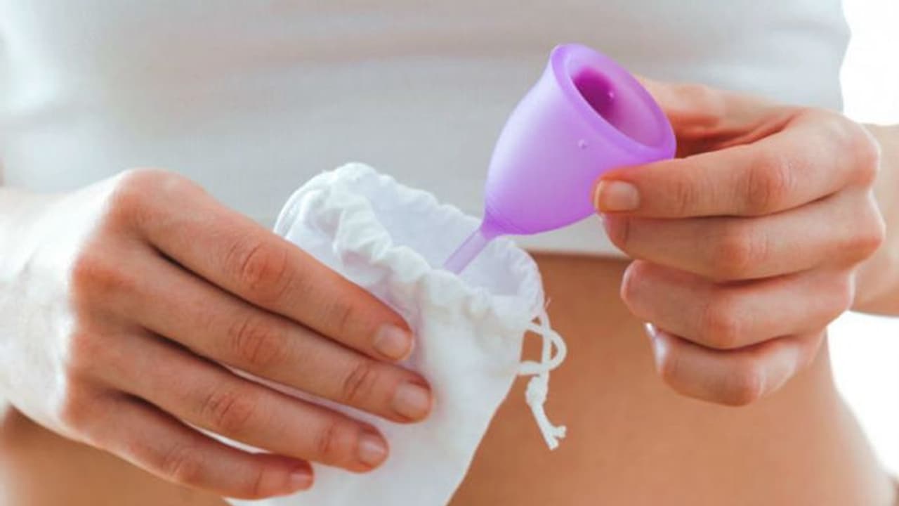 Using menstrual cup for too long causes woman to lose feet, parts of fingers Using menstrual cup for too long causes woman to lose feet, parts of fingers