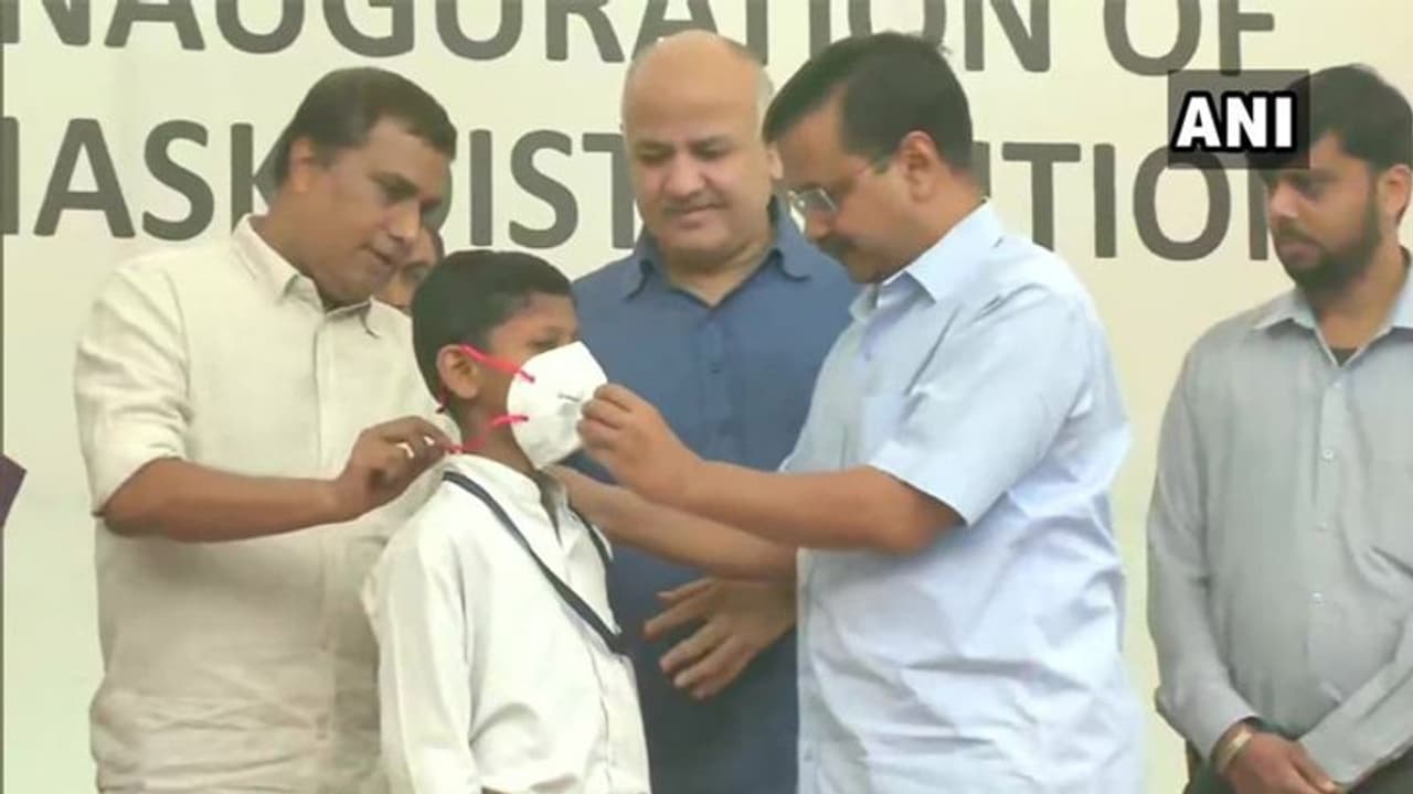 दिल्ली में हर घंटे कट रहे 3 पेड़, हमारी नहीं AAP की मानेंगे न? अवैध ढंग से काटने वाले तो जुर्माना तक नहीं भरते दिल्ली में हर घंटे कट रहे 3 पेड़, हमारी नहीं AAP की मानेंगे न? अवैध ढंग से काटने वाले तो जुर्माना तक नहीं भरते