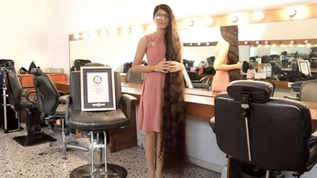 നീളം കൂടിയ തലമുടി, ഉയരം കുറഞ്ഞ സ്ത്രീ...; 2019ല് ഗിന്നസ് റെക്കോർഡിൽ ഇടംനേടിയത് 80 ഇന്ത്യക്കാർ നീളം കൂടിയ തലമുടി, ഉയരം കുറഞ്ഞ സ്ത്രീ...; 2019ല് ഗിന്നസ് റെക്കോർഡിൽ ഇടംനേടിയത് 80 ഇന്ത്യക്കാർ