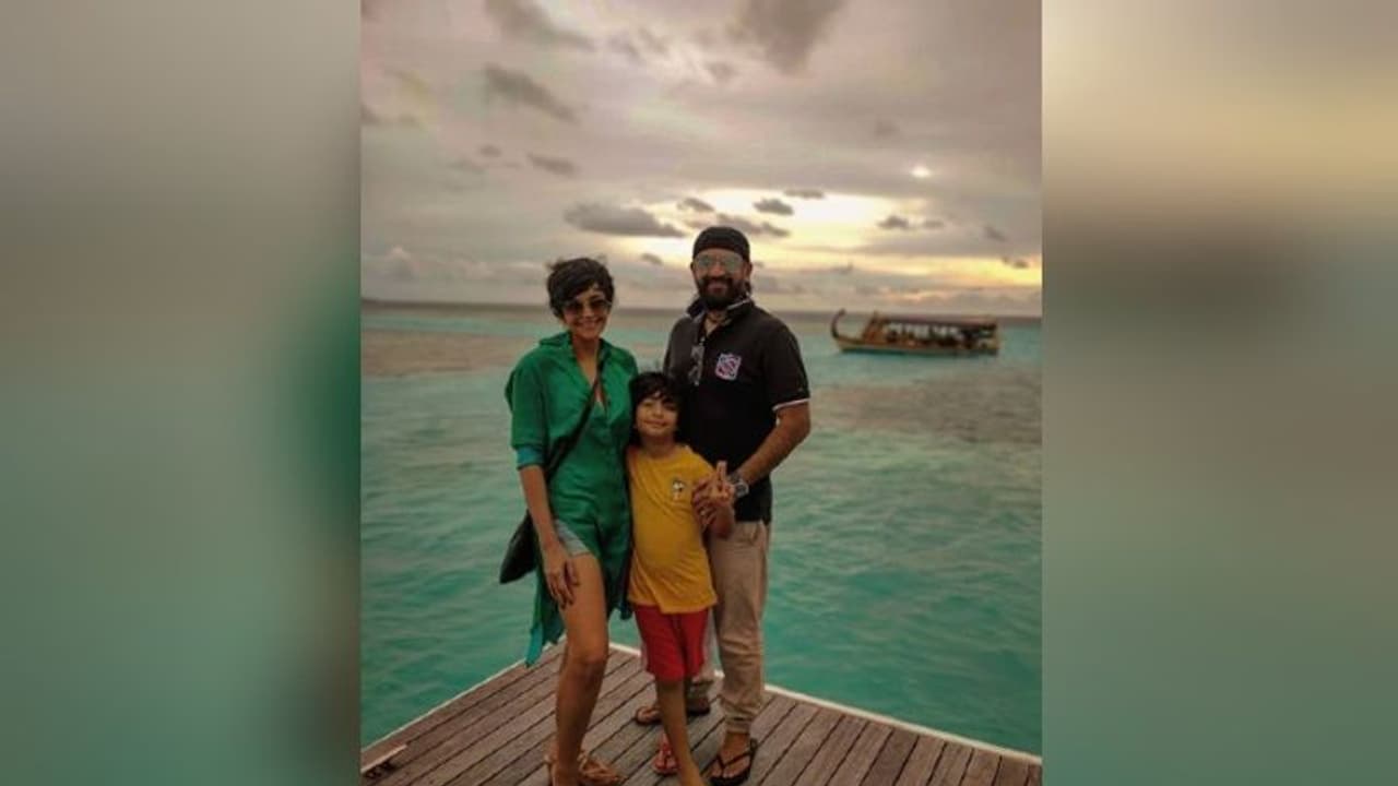 বিকিনি পরে জলকেলিতে ব্যস্ত মন্দিরা, ভিডিওতে ঘুম উড়ছে পুরুষদের বিকিনি পরে জলকেলিতে ব্যস্ত মন্দিরা, ভিডিওতে ঘুম উড়ছে পুরুষদের