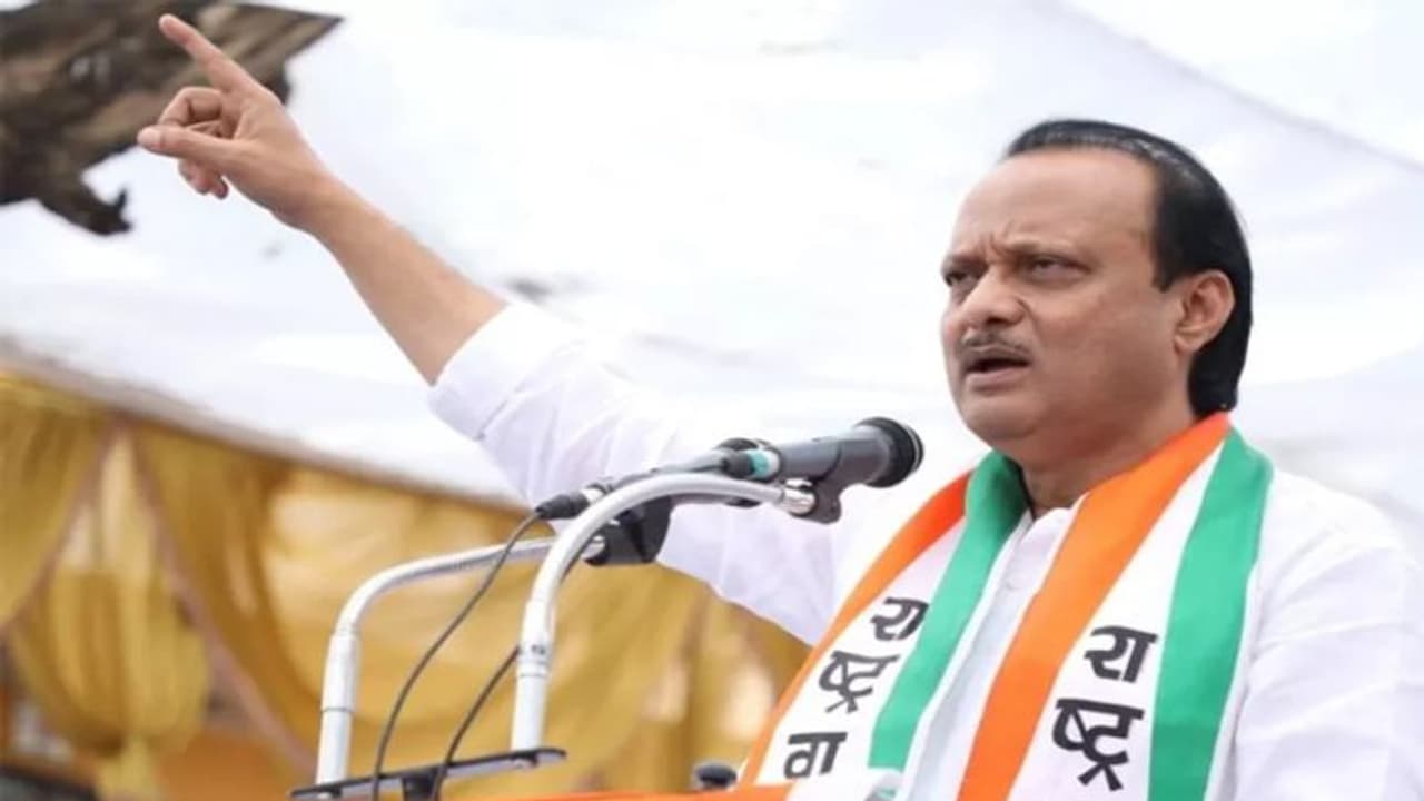 राकांपा नेता पवार ने अलापा नया सुर, राज्यपाल से करेंगे मुलाकात, विपक्ष में बैठने की तैयारी राकांपा नेता पवार ने अलापा नया सुर, राज्यपाल से करेंगे मुलाकात, विपक्ष में बैठने की तैयारी