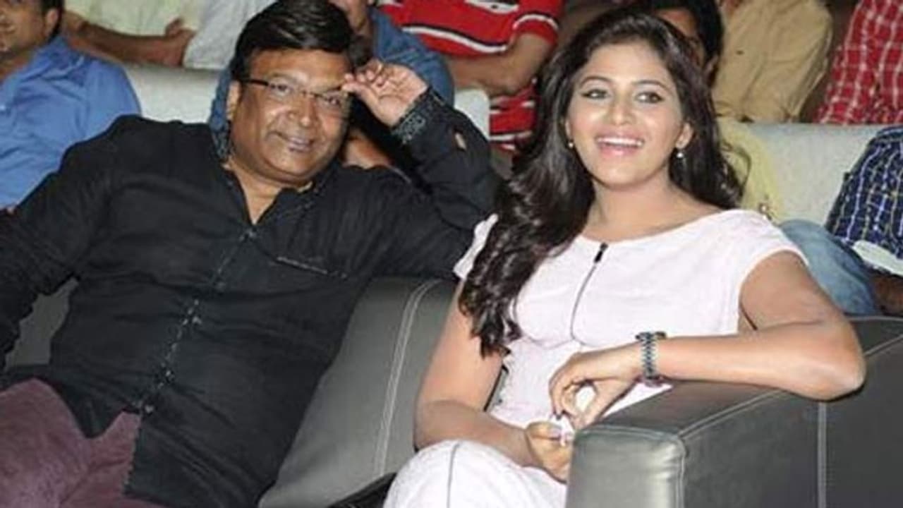 ఆ హీరోయిన్ పై కోన వెంకట్ స్పెషల్ ఇంటరెస్ట్.. మ్యాటరేంటో..? ఆ హీరోయిన్ పై కోన వెంకట్ స్పెషల్ ఇంటరెస్ట్.. మ్యాటరేంటో..?