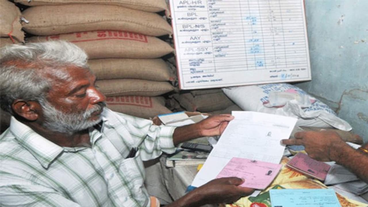 खुले में शौच करने वाले परिवारों को लेकर ओडिशा की एक पंचायत का अनोखा फैसला, लिया यह निर्णय खुले में शौच करने वाले परिवारों को लेकर ओडिशा की एक पंचायत का अनोखा फैसला, लिया यह निर्णय