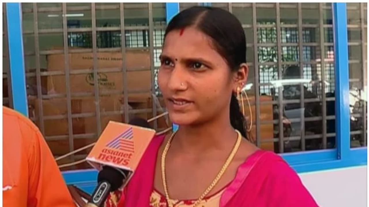 വേദന സഹിക്കാനാവാതെ ആശുപത്രിയിലെത്തി; കേടുവന്ന പല്ലിന് പകരം നല്ല പല്ല് പറിച്ചെന്ന് പരാതി വേദന സഹിക്കാനാവാതെ ആശുപത്രിയിലെത്തി; കേടുവന്ന പല്ലിന് പകരം നല്ല പല്ല് പറിച്ചെന്ന് പരാതി