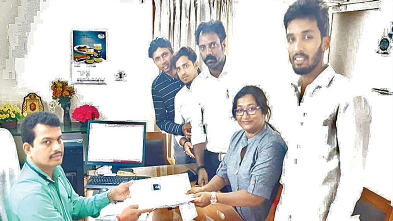 ಫುಡ್ ಡೆಲಿವರಿ ಗರ್ಲ್ ಈಗ ಮಂಗಳೂರು ಪಾಲಿಕೆ ಅಭ್ಯರ್ಥಿ ಫುಡ್ ಡೆಲಿವರಿ ಗರ್ಲ್ ಈಗ ಮಂಗಳೂರು ಪಾಲಿಕೆ ಅಭ್ಯರ್ಥಿ