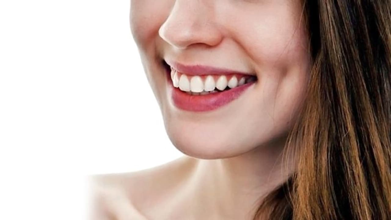 किस्मत वाली होती हैं वो लड़कियां जिनके गाल पर होता है डिम्पल, गाल से जानें नेचर और फ्यूचर की खास बातें किस्मत वाली होती हैं वो लड़कियां जिनके गाल पर होता है डिम्पल, गाल से जानें नेचर और फ्यूचर की खास बातें