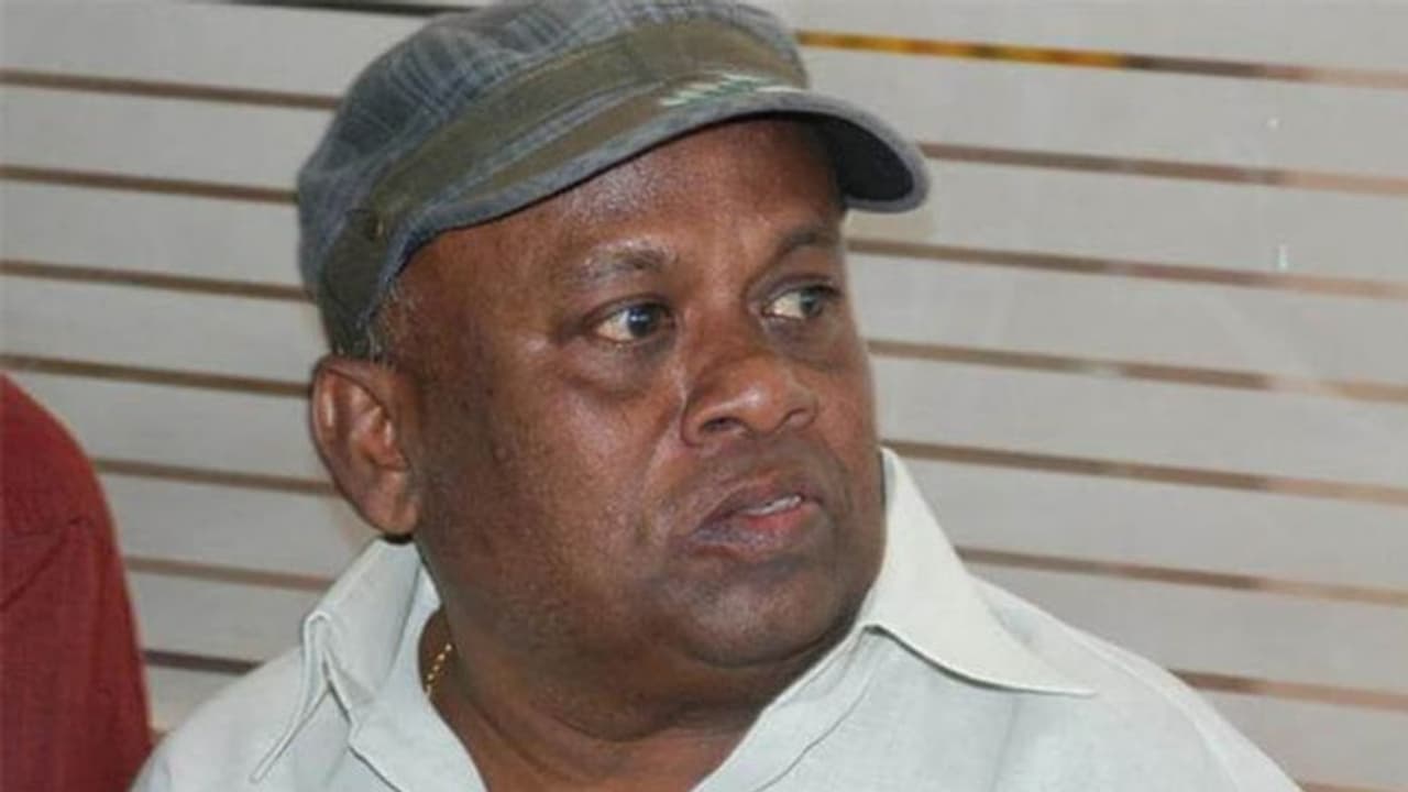 ప్రముఖ కమెడియన్ ని మోసం చేసిన మేనేజర్! ప్రముఖ కమెడియన్ ని మోసం చేసిన మేనేజర్!