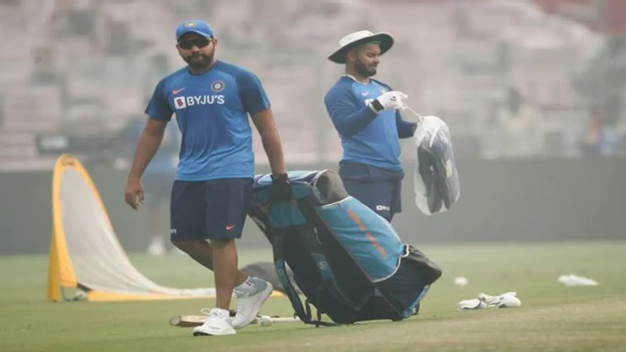 দিল্লিতে জরুরি অবস্থা, রোহিতের আশ্বাসে চিন্তা মুক্ত মহারাজ দিল্লিতে জরুরি অবস্থা, রোহিতের আশ্বাসে চিন্তা মুক্ত মহারাজ