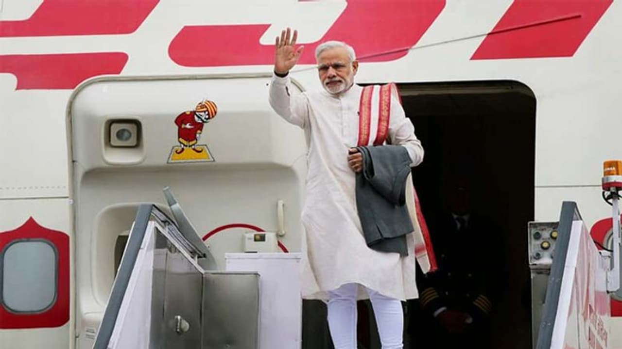 3 ವರ್ಷಗಳಲ್ಲಿ ಮೋದಿ ಫಾರಿನ್ ಟೂರ್’ಗೆ 255 ಕೋಟಿ ರೂ. ಖರ್ಚು! 3 ವರ್ಷಗಳಲ್ಲಿ ಮೋದಿ ಫಾರಿನ್ ಟೂರ್’ಗೆ 255 ಕೋಟಿ ರೂ. ಖರ್ಚು!