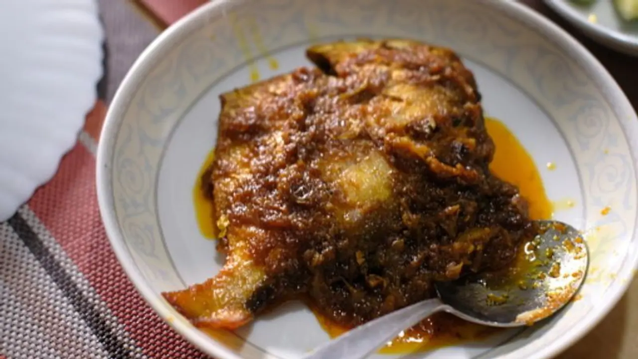 Special Recipe ভাইফোঁটায় কী রাঁধবেন ভাবছেন, এবার পাতে তুলে দিন পমফ্রেটের এই পদ