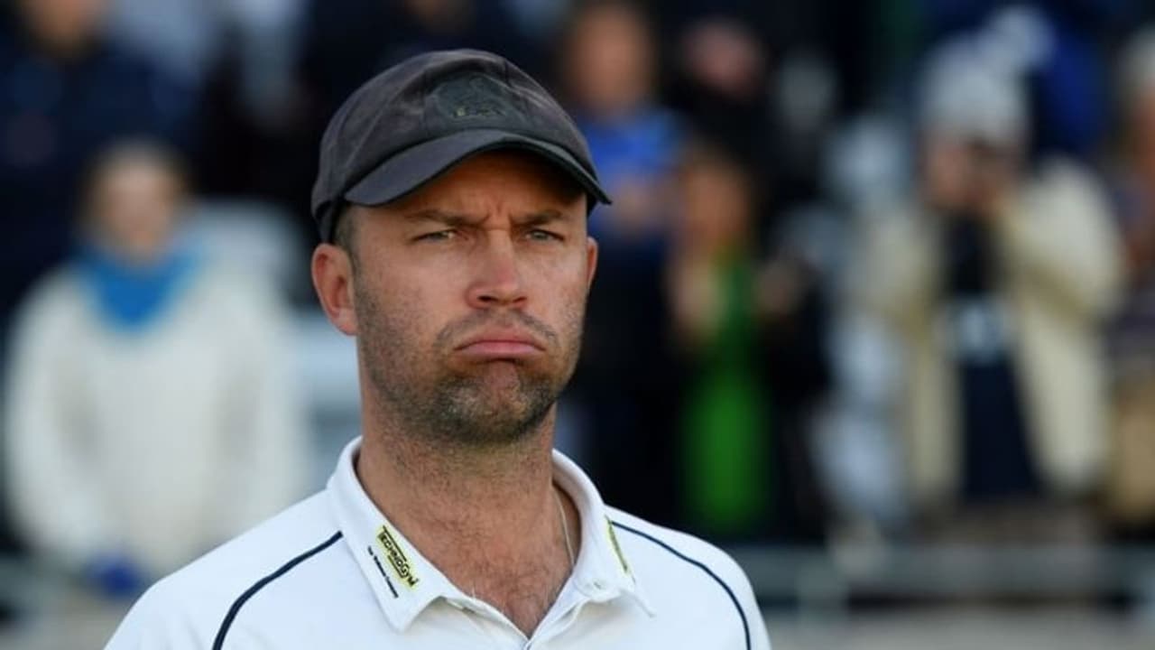 আচমকাই নতুন ব্যাটিং কোচ নিয়োগ হলো রুট দের জন্য আচমকাই নতুন ব্যাটিং কোচ নিয়োগ হলো রুট দের জন্য