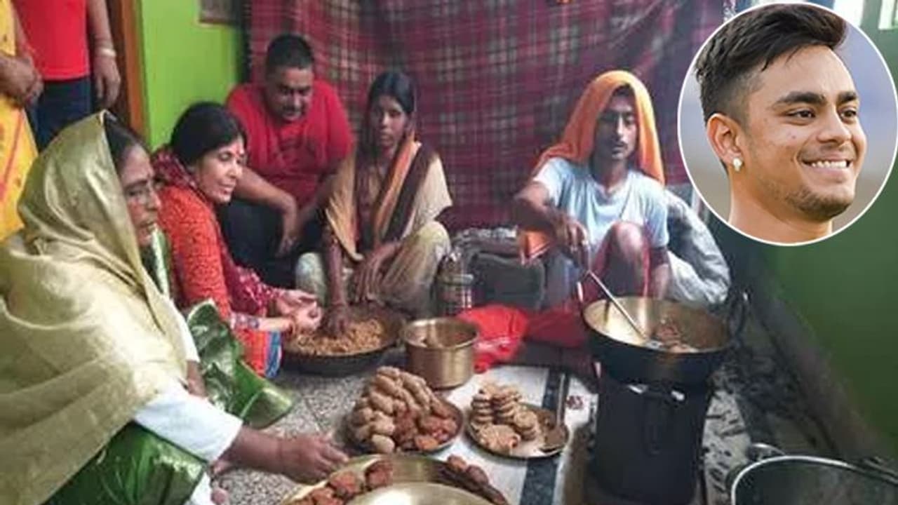 इस उभरते क्रिकेटर की मम्मी पापा ने रखा छठ का व्रत, बताई खास वजह इस उभरते क्रिकेटर की मम्मी पापा ने रखा छठ का व्रत, बताई खास वजह