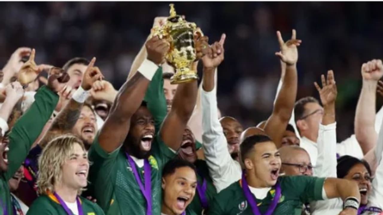 ഇംഗ്ലണ്ടിനെ തകര്ത്ത് റഗ്ബി ലോകകപ്പ് ദക്ഷിണാഫ്രിക്കയ്ക്ക്; റെക്കോര്ഡിനൊപ്പം ഇംഗ്ലണ്ടിനെ തകര്ത്ത് റഗ്ബി ലോകകപ്പ് ദക്ഷിണാഫ്രിക്കയ്ക്ക്; റെക്കോര്ഡിനൊപ്പം